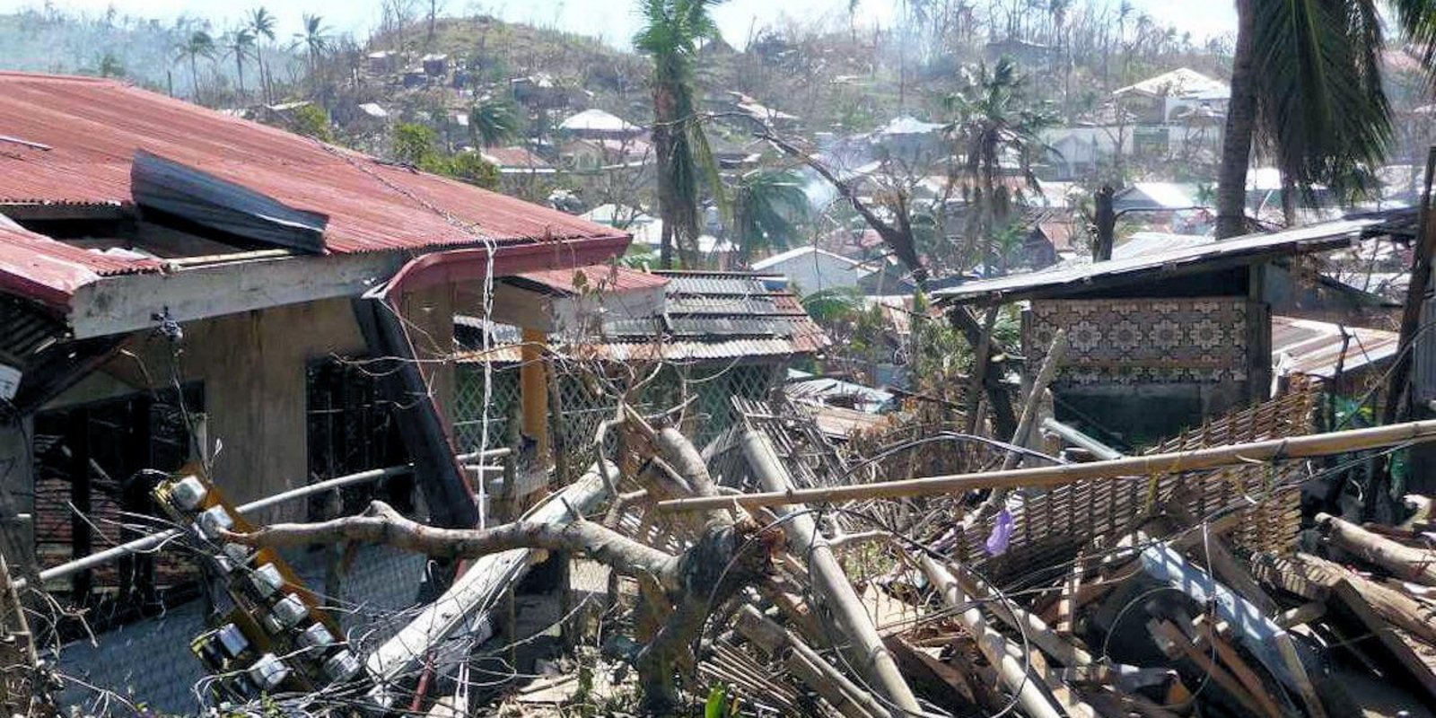 Vom Taifun zerstörte Stadt auf den Philippinen